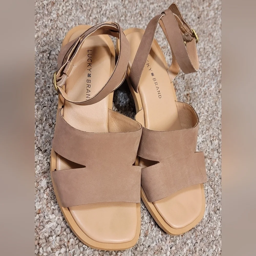 C- Lucky Brand womens high heel pemal heeled sandals